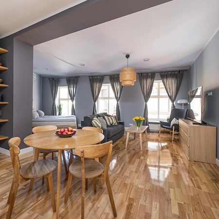 Romantic And Spacious Apartment In Riga Old Town Bagian luar foto