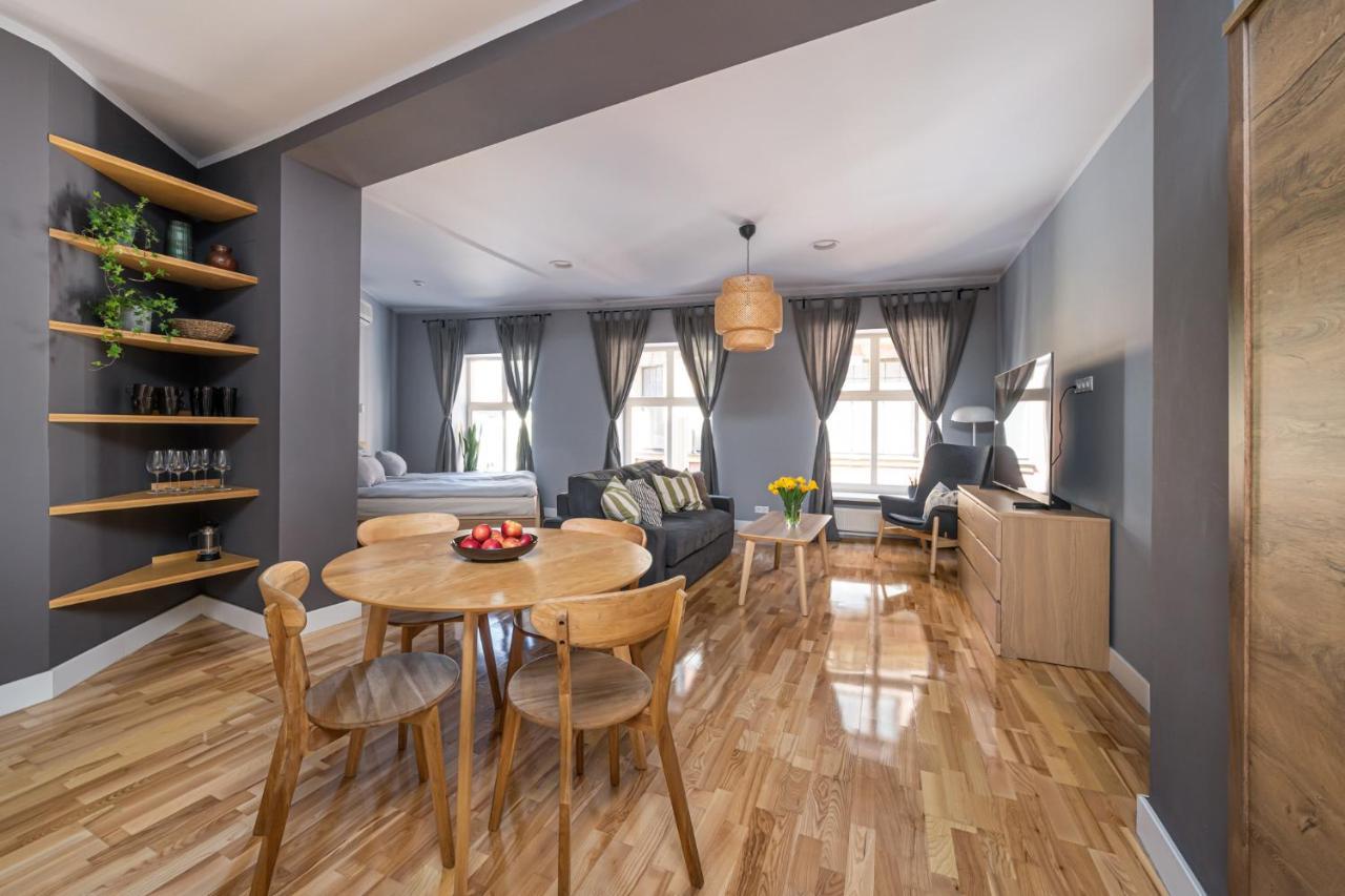 Romantic And Spacious Apartment In Riga Old Town Bagian luar foto