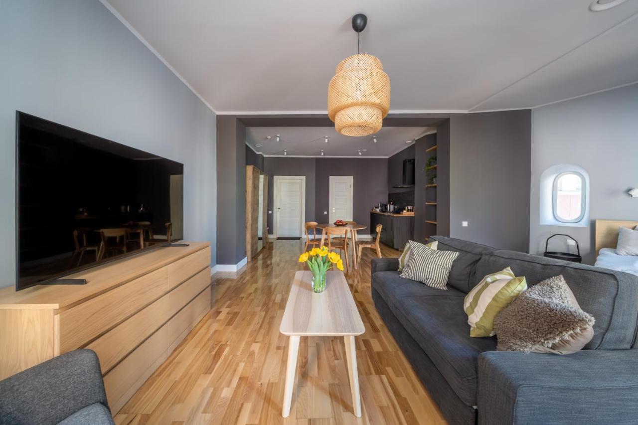 Romantic And Spacious Apartment In Riga Old Town Bagian luar foto